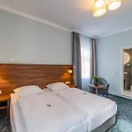 Hotel Glockenhof 4*