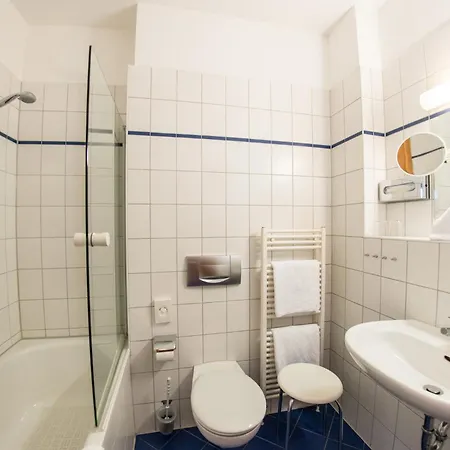 Glockenhof Hotel 4*